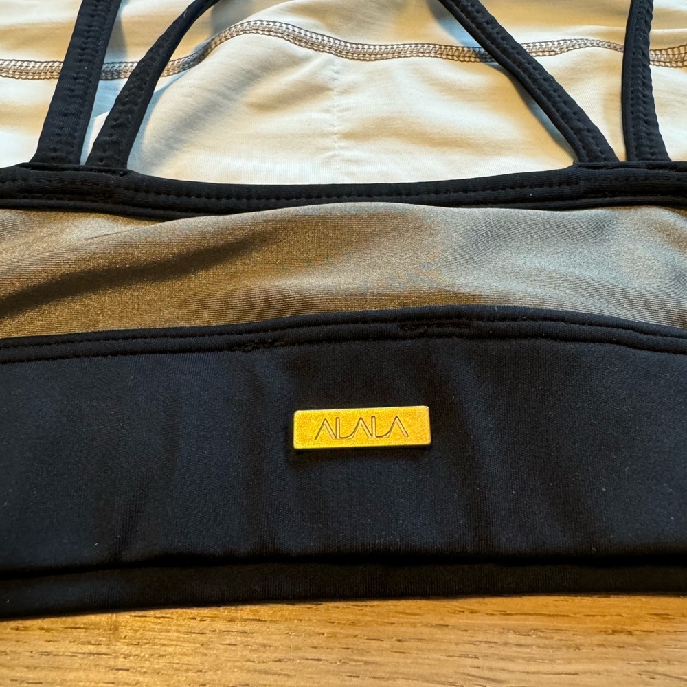 Alala Biker short (S) AND sports bra (M) matching set - Picture 14 of 16